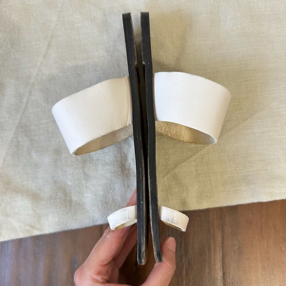 ATP Atelier Astrid Toe-Ring Sandals in White Leather - Picture 6 of 11